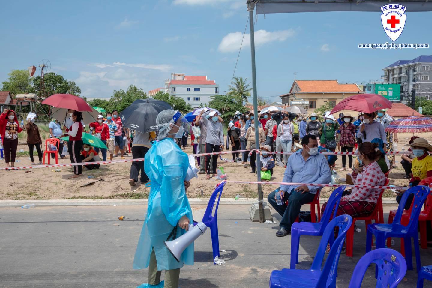 លោកស្រី​ ឱ វណ្ណឌីន ទទូច​ឲ្យ​អ្នក​ចាក់​វ៉ាក់សាំង​ដូស​ទី២ កុំ​ទៅ​មុនពេល​កំណត់ ចៀសវាង​ការកកស្ទះ​ និង​ងាយ​ឆ្លង​ជំងឺ