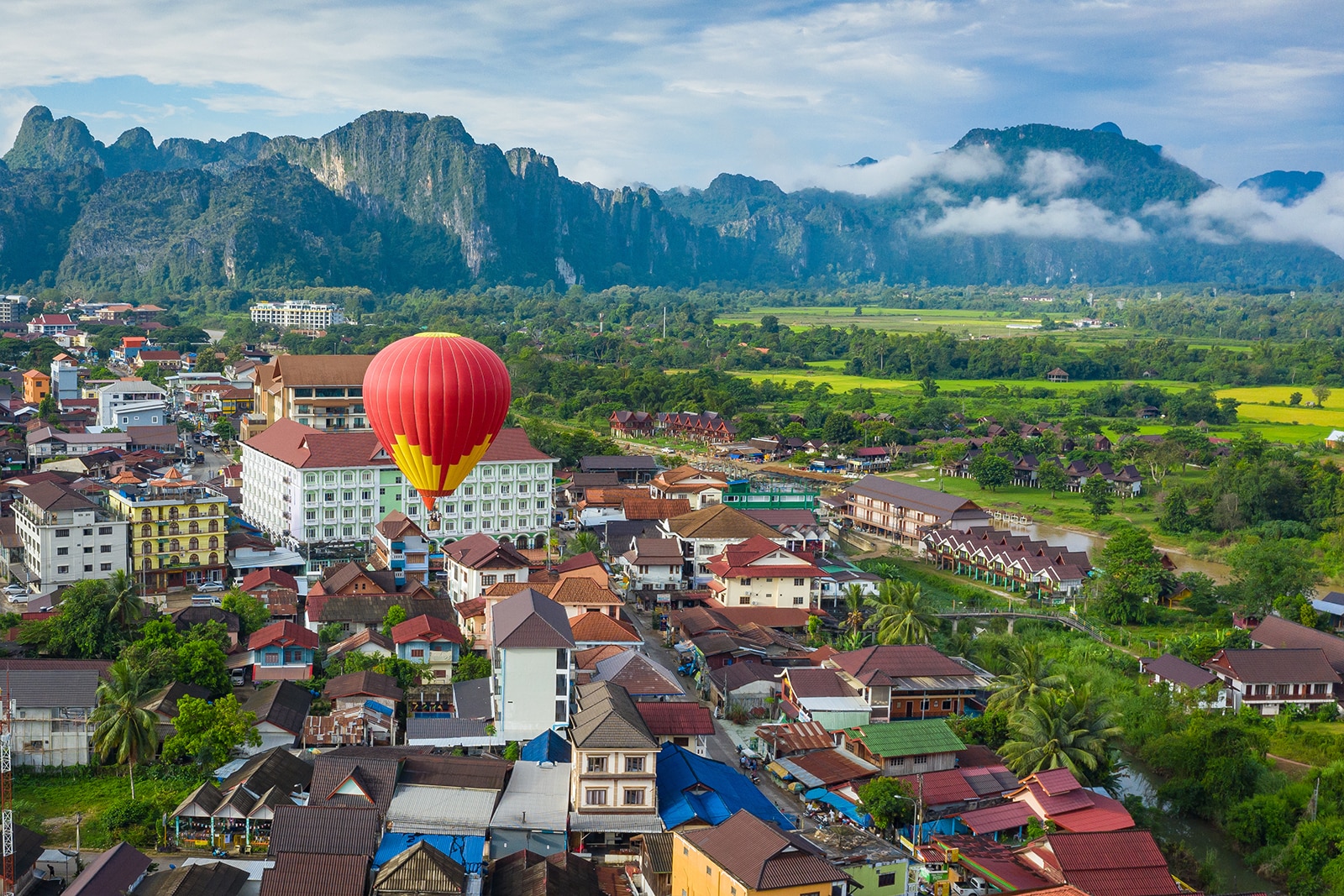 មូលនិធិរូបិយវត្ថុអន្តរជាតិ (IMF) ព្យាករថា សេដ្ឋកិច្ចរបស់ប្រទេសឡាវ អាចកើនឡើង ៤% នៅឆ្នាំនេះ និងឆ្នាំ ២០២៤ ខាងមុខ