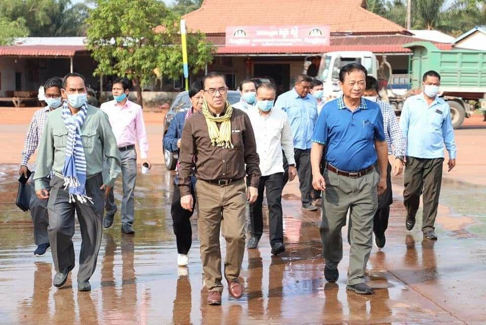 ប្រជាពលរដ្ឋខ្មែរលែងបារម្ភរឿងស្បៀងទៀតហើយ សូមអានខ្លឹមសារទាំងស្រុងរបស់ឯកឧត្តមរដ្ឋមន្ត្រីកសិកម្មដូចតទៅ